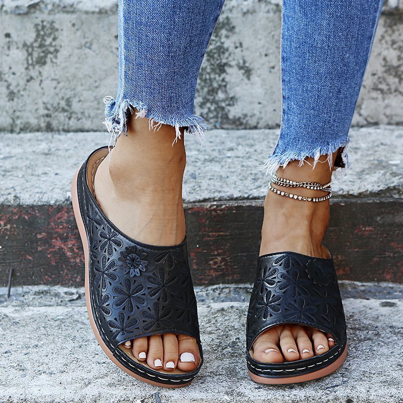 Retro Slippers Women Hollow Floral Shoes Outdoor Summer Sandals