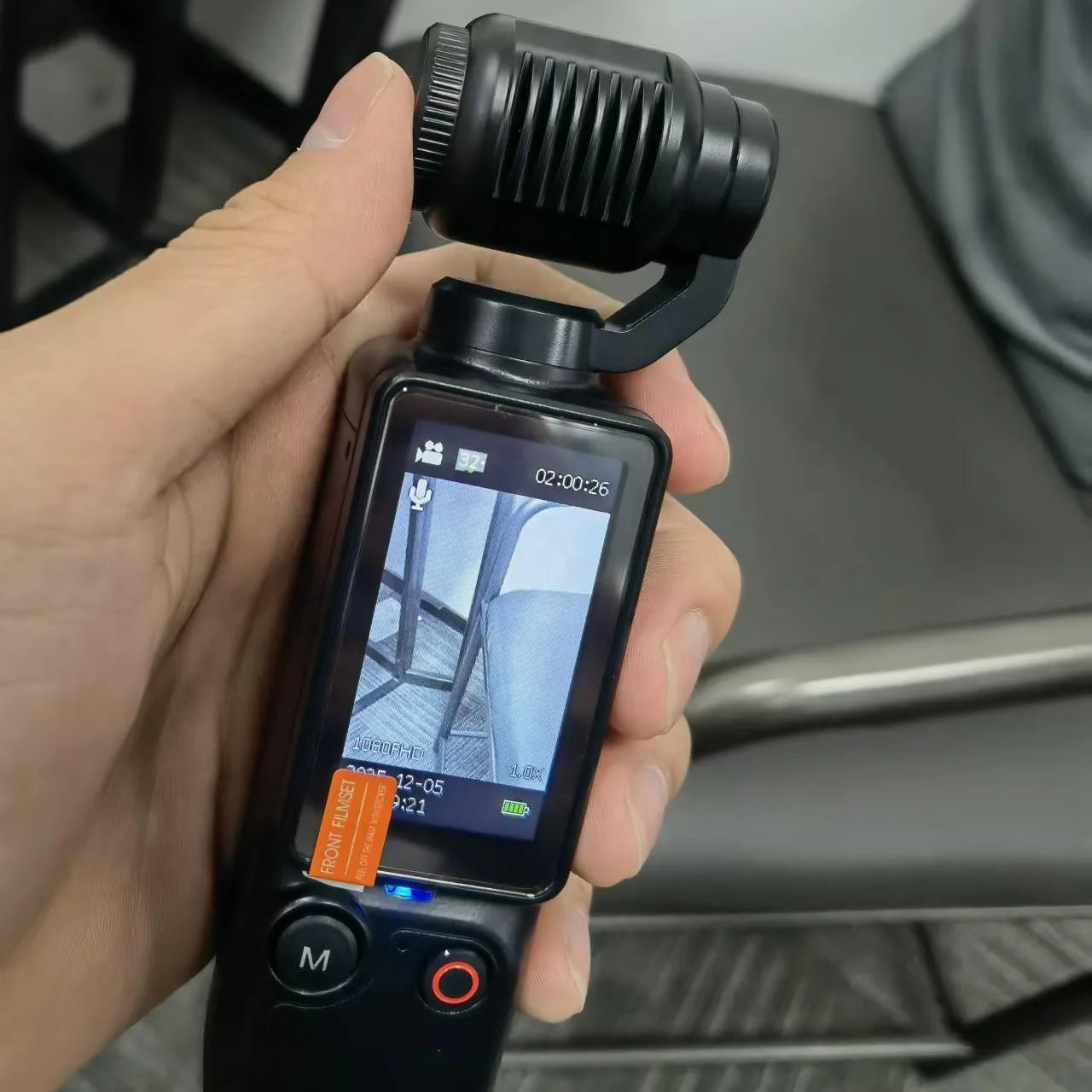 Wholesale 100W Pixel Handheld Digital Camera 1.9 Inch Screen 180° Rotatable Sports Camera 2000mAh Battery Photo Video Recorder