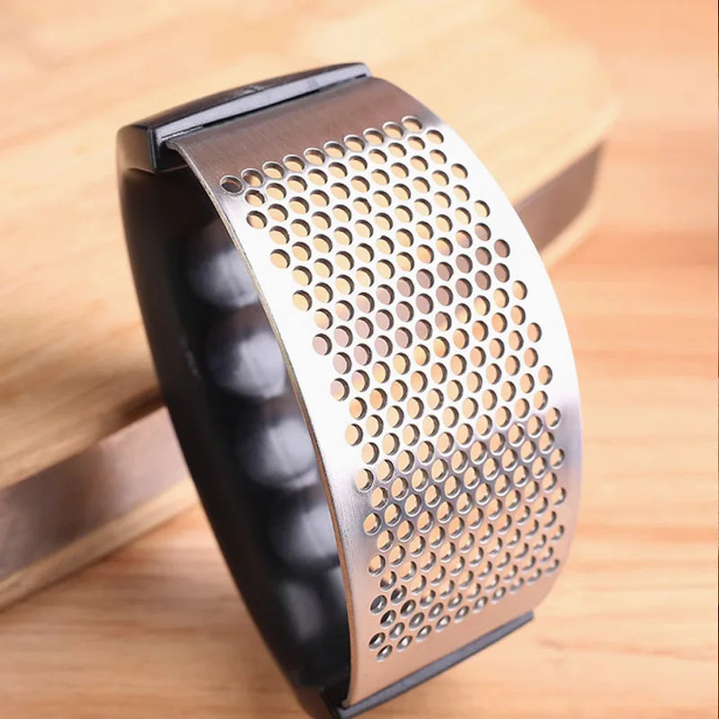 Stainless Steel Garlic Press — One-Press, No-Peel, Dishwasher-Safe Kitchen Tool