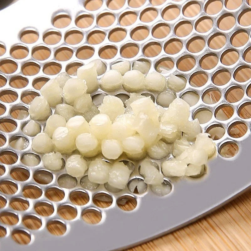 Stainless Steel Garlic Press — One-Press, No-Peel, Dishwasher-Safe Kitchen Tool