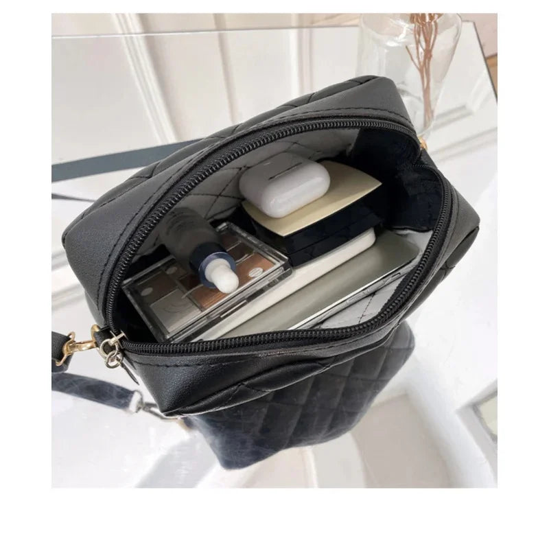 Tassel Crossbody Bag — Quilted Chain Shoulder Bag for Women
