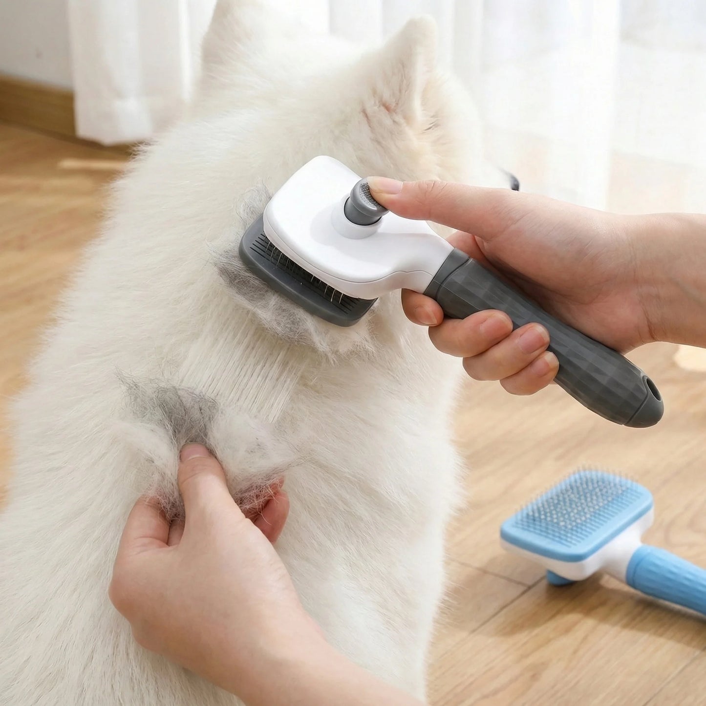 Self-Cleaning Pet Grooming Brush — Dog & Cat Slicker Comb with Gentle Round Tips