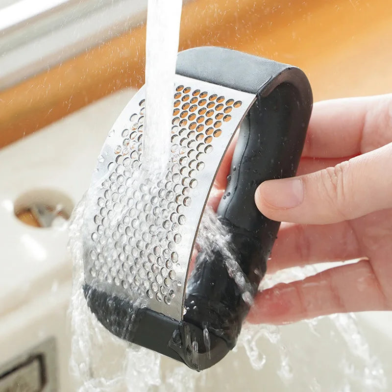 Stainless Steel Garlic Press — One-Press, No-Peel, Dishwasher-Safe Kitchen Tool