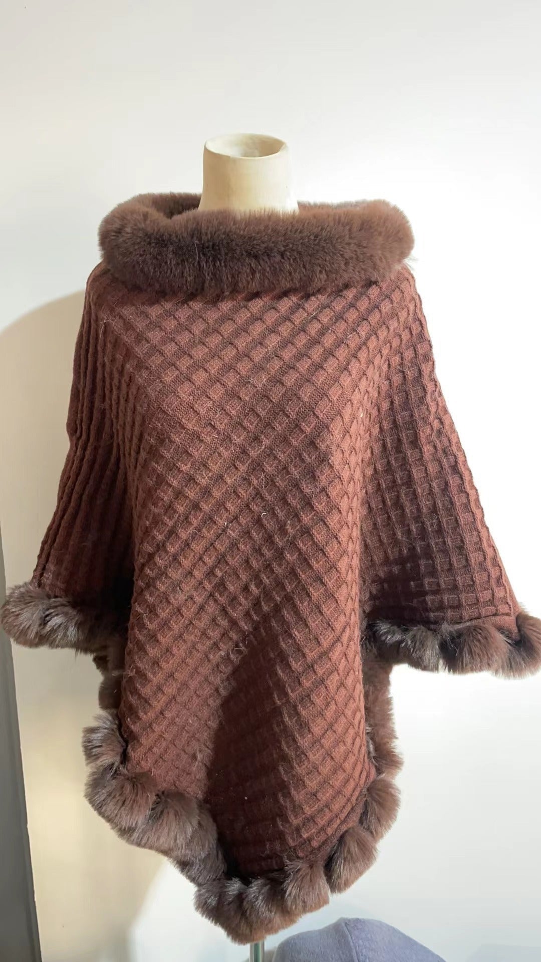 New Luxury Rabbit Fur Collar Shawl Cape for women Elegant Autumn Winter Fashion